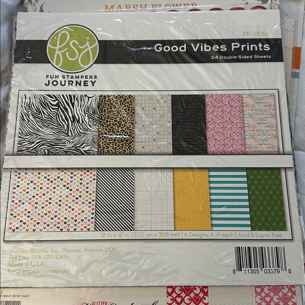 10 LBS shipped Scrapbook paper assorted packs, including Disney and glitter - Picture 10 of 10